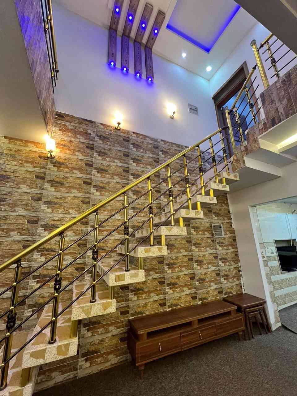 منزل مؤثث للبيع في أربيل منطقة خمسه حصاروك 100م قرب شارع 120
يتكون:-
3غرف
صالة
مطبخ
مجموعة صحيات 
للاستفسار:-

كورك.  ***********
اسيا.   ***********
زين.    ***********

**********************
في حال لم يتوافق العقار مع رغبتكم او لم يكن بقدر امكانيتكم زوروا موقعنا على تلكرام للتصفح على اكثر عدد من العقارات المتوفرة•https://t.me/ab_oo_di
