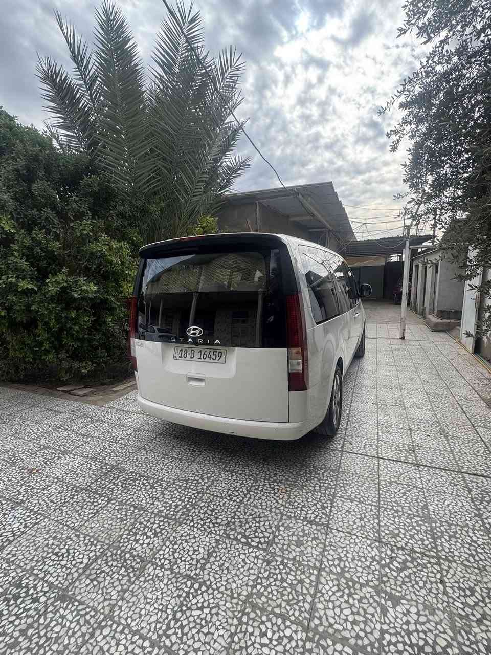 السلام عليكم ستاريه مديل 22كفاله عامه  او بسمي رقم خصوصي  8 راكب حساس امام خلفي كامره مانع نزلاق رادارجانبي او امامي الايت اربع عدسات زنون الد ترحيب ***********
