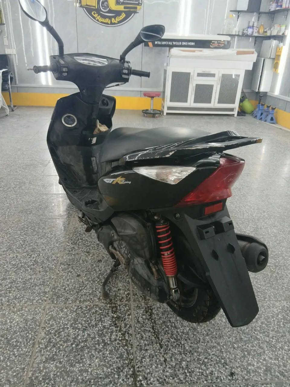 السلام عليكم ورحمة الله وبركاته
دراجه ثعلب 140  لون اسود مال مربه 
مقفوله قفاله عامه. .... بس كابريتر تجاري 
و كفرات و مكينه مقفوله و كهربائية بلادي شغال 
سعرها 800 و بيها مجال 
الإستفسار واتس لو اتصال *********** 
غير متوفر على فيس 🚫
