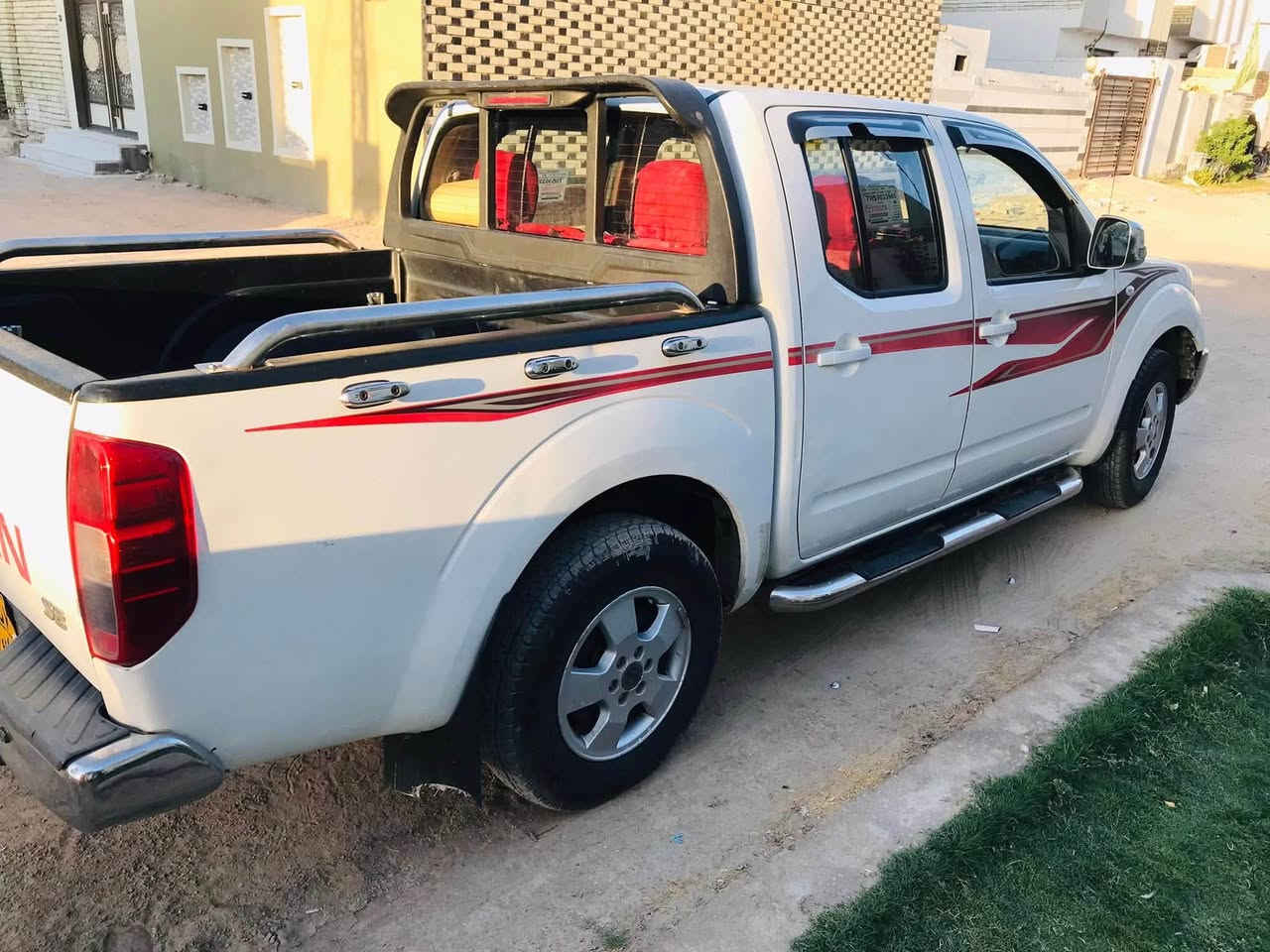 نيسان نيفاره ٢٠١٢ دهوك محرك بلادي 
كير اوتو 
كهرباءيات شغاله  
الحداديه الامامي ‎50‎%‎
الخلفي جديده 
بيها باردات مع مكان ماشر بل صوره
السعر 105 وبيها مجال مستعجل ع بيعتها 
***********
