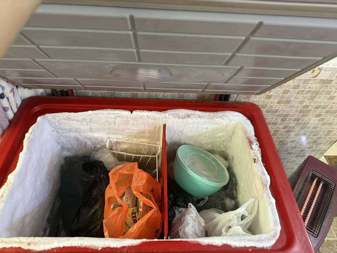 السلام عليكم
مجمدة للبيع نظيفه جدا وشغاله تجميد فوول مثل الصورة 

المكان سوق الكوت الشيشان

 ***********
