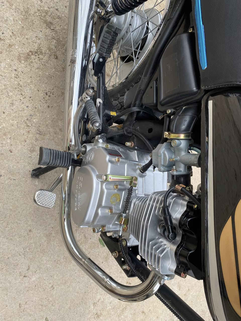 سلام عليكم للبيع اوراق شاصي 16صارله 20يوم من عمرته كله جديد دراجه نضيه 100/100واحله من صور 
سعر 950 وبيه مجال 
رقم ***********
