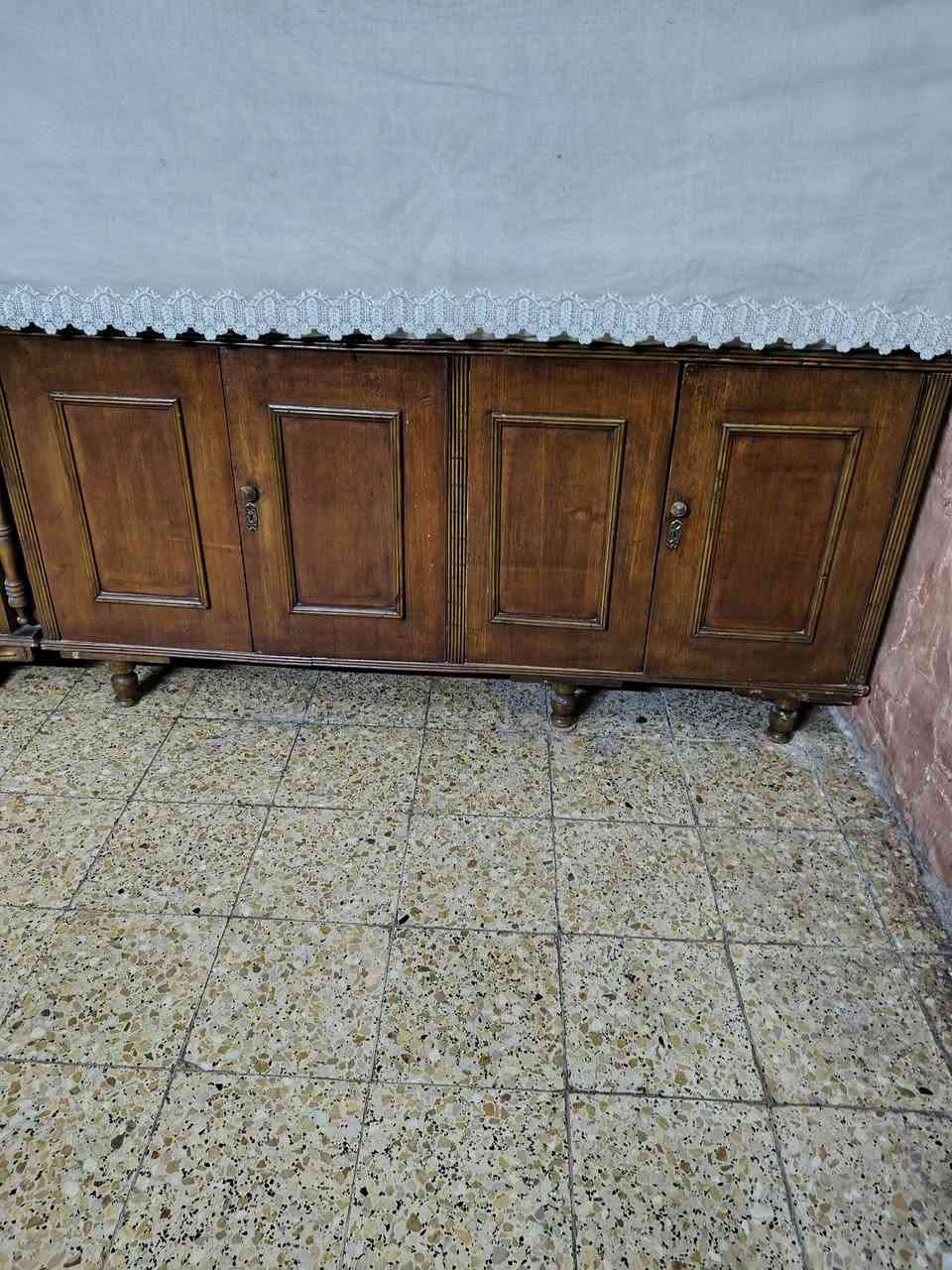 غرفة نوم مستعمله للبيع
بوفية للبيع
قيم واشتري موجود على الخاص


**إذا كنت صاحب هذا الإعلان وتريد حذفه لأي سبب، رجاءا أرسل رسالة إلى الدعم الفني**