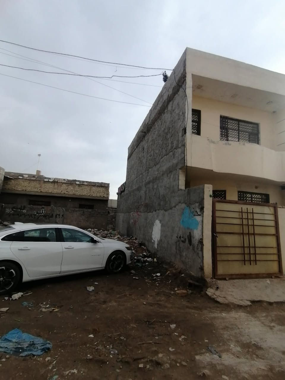 السلام عليكم
قطعة ارض للبيع طابو زراعي سند 25 بيها اقرار قاضي المساحة 90 متر الواجهة 5 وربع متر والنزال 16 ونص متر الموقع هور رجب شارع الدكتورة وحدة الجميلي مقابل اسواق ابو ظافر يوجد خدمات كاملة ماء وكهرباء وتبليط وبعيدة تماما عن الحلقي الرابع يعني بالامان باذن الله السعر 18 مليون وبيها مجال 
رقم الهاتف
***********
