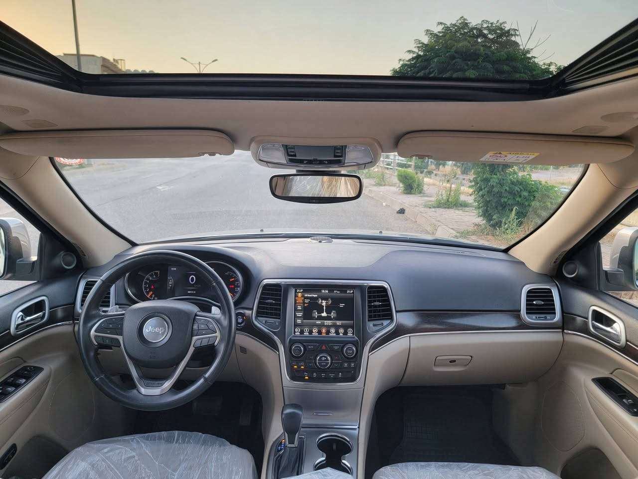 • جيب كراند شيروكي لمتد  ٢٠١٨ خليجي صفر اربيل
• - فول مواصفات، مليان 

• - مكفول كفالة عامة من صبغ و تعديل و فتح

• - كير و محرك كفالة بدون فتح

• - سيارة جديدة و ماشية ٦٨ الف مايل

• ادامة و سيرفس من شركة هارلم

• سنوية و فحس جديد و باسمي

• تحويل نفس اليوم

• سعرها : 242 ورقة و مجال كلش بسيط

• مكانها السليمانية

• *********** وتس اب و فايبر
