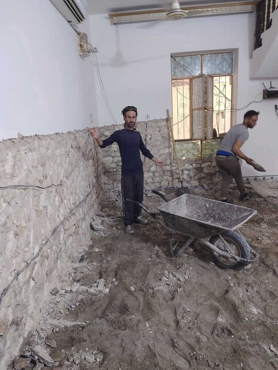 سلام عليكم  / يوجد كادر عمل جاهز/ تصعيد مواد/ تنضيف بيوت/ تفليش/ تكشيط/ تنضيف حدائق/ دفن نهري  / شقلنه ليل ونهار   /ومعداتنه جاهز/ ماعليك بس تصال على رقم  /     *********** /
