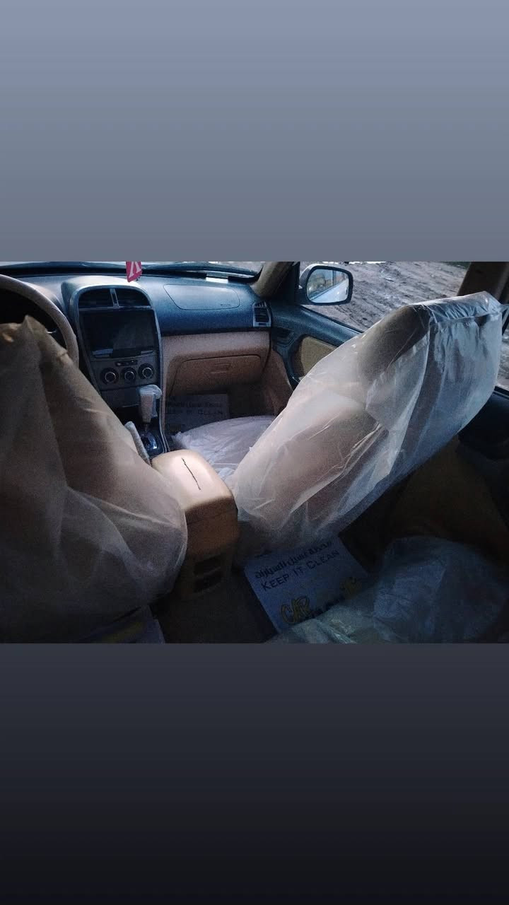 السلام عليكم تيكو لبيع ٢٠١٣ باسمي سياره مكفوله من ضربه بيه قطعتين صبغ فقط تبريد محرك كير كفاله رقم بغداد رايدها ب٥٧ وبيه مجال بسيط اتصال ع *********** واتساب فقط
