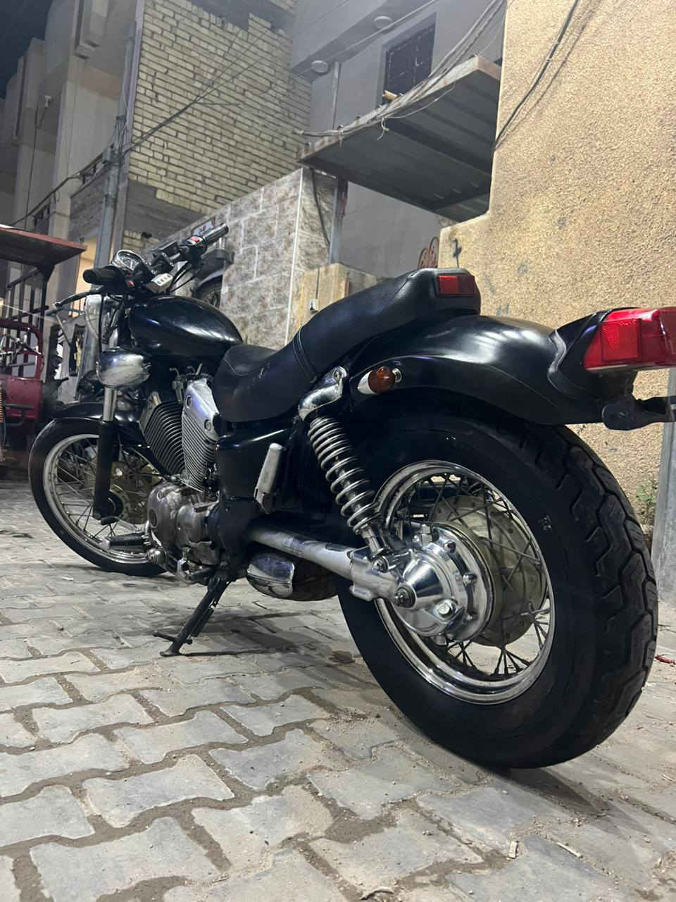 سلام عليكم
فيراكو محراك 400 بلادي كامله 

كاردن مو زنجيل طيران 

سرعه 180

مكاني بغداد الحريه 

رقم ***********

سعر 950 وبيها مجال بسيط ان شاء الله
