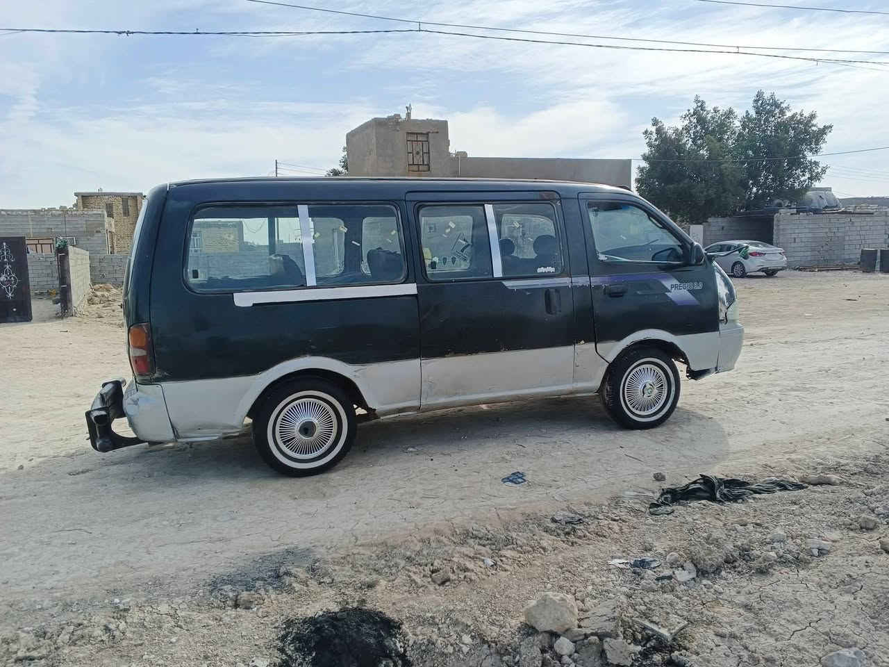 السلام عليكم بريجو م97 رقم انگليزي مصفره هيئه وغرامات سنويه لل 2029 گشر بلادي گير محرك حداديه تخم تاير كله عشرط العنوان السماوه سعرر 45 وبيه مجال الاتصال عرقم ***********
