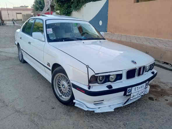 للبيع بي ام  بالنقد والقصد 525 كير عادي مكينه 20 كبس
طخم امامي خلفي جديد مكينه بي اسم صرف 
مديل 1990 اتريد تحويل اتريد وكاله بغ عام للجماليه
السعر 50 وبي مجال 
رقم الهاتف ***********
