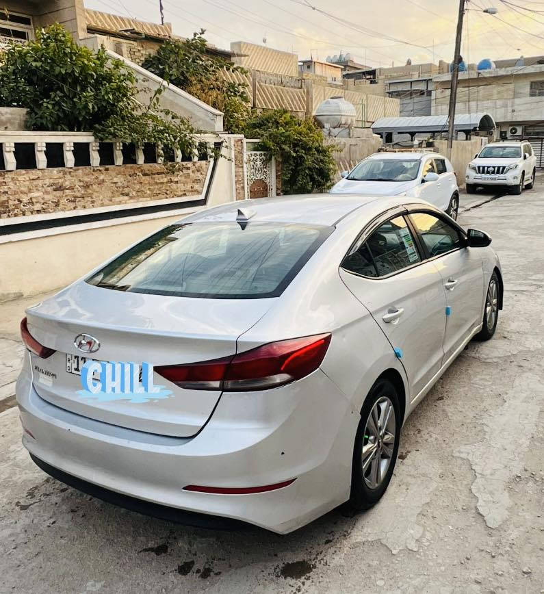 سلام عليكم
للبيع هونداي انترا امريكي 

موديل 2018 

حادث خفيف تبديل بنيد فقط بدون دواخل 

رقم بغداد انكليزي باسمي 

محرك 2000 دوش 

رادارات 

ويل كب 

لايت زنون

شاشة + كامرة دوارة

تحكمات ستيرن 

وبعد بيه مواصفات 

مكان سيارة بغداد 

السعر 115 وبيه مجال 

رقم تلفون ***********
