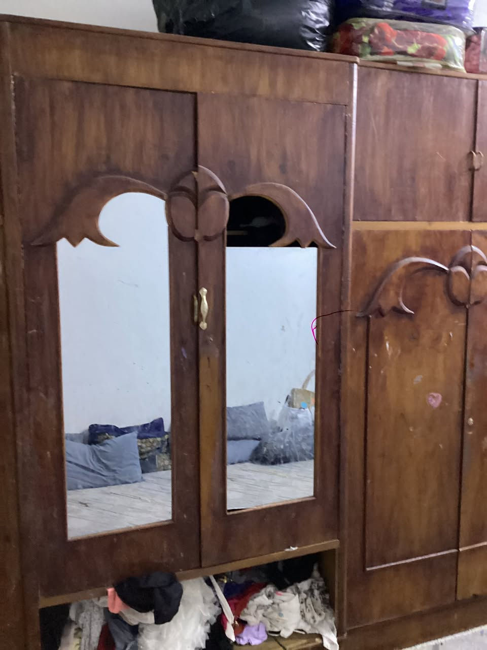 سلام عليكم  كنتور ست ابواب +ملحقات كنتور نضيف مكاني ميسان خاص مامتواجد رقمي ***********
