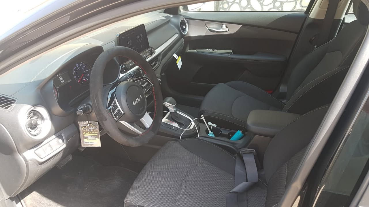 سلامن عليكم فورتي مديل 224 مكفوله بس بيه باب رقم بغداد  تحويل ثاني يوم سعر 155 ومجال ‭٠٧٨٥ ١٤١ ١١٤١‬. ***********
