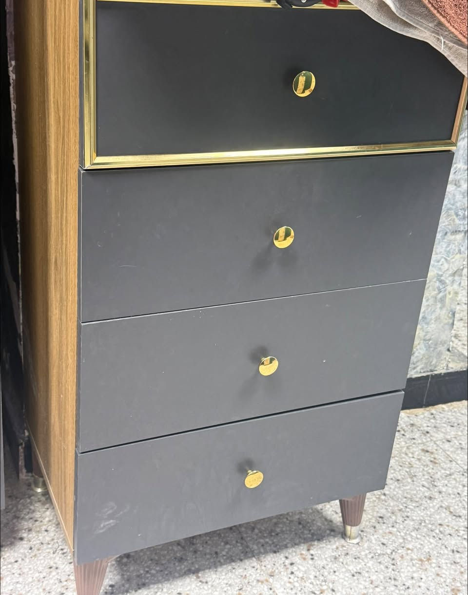 غرفه تركيه 9قطع مابيه اي ضرار اخت الجديده وسرير خزن 950وبيها مجال بسيط اخذتها بمليونين


**إذا كنت صاحب هذا الإعلان وتريد حذفه لأي سبب، رجاءا أرسل رسالة إلى الدعم الفني**