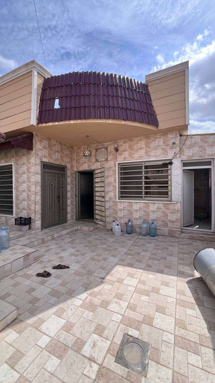 بمقدمة 4دفاتر فقط 
#شاهان_ستي
بيت للبيع  في اربيل مجمع شاهان ستي
الواقع على طريق 150مباشرة
مساحه 200متر
يتكون من
3غرف نوم 
مطبخ +استقبال
كراج 
هول+كراج+حديقه
كاونتر مع البيت
رقم الاتصال او واتساب 
***********
***********
***********
**************
في حال لم يتوافق العقار مع رغبتكم او لم يكن بقدر امكانيتكم زوروا موقعنا على تلكرام للتصفح على اكثر عدد من العقارات المتوفرة 
https://t.me/muhemenalkhalid أربيل, العراق
