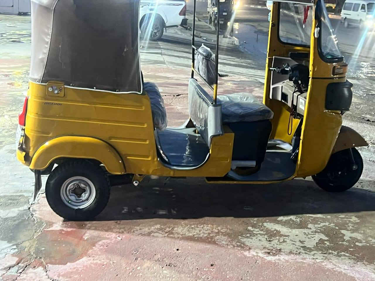 السلام عليكم تكتك للبيع موديل 2020 شهر11 رقم بغداد انگليزي 
تكتك نظيفة خير من الله بيها صبغ دوسات وبيها بارد لغد
مكينة لا صرف ولا تبخير خير من الله تخم تاير جديد
العنوان بغداد فلكه حي النصر رقم التلفون ***********
