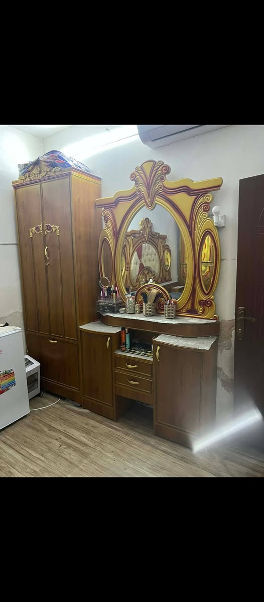 السلام عليكم غرفه نوم اربعه باب نظيفه جدا جدا ..
مكانه بغداد الشعله الرحمانيه 
الغرفه نظيفه جدا خارج صاج اربعه ملم وداخل صاج ثلاثه ملم تارس شغل وسط الغرفه نظيفه جدا 
تتكون الغرفه من ست قطع 
كنتور 
زاويه 
چربايه 
كومديات عدد ثنين
ميز مرايا 
الغرفه نظيفه وبيه اي ضرر ..
سعر مناسب جداً تفضلو خاص...
للاستفسار تفضلو خاص 
⬆️⬆️⬆️⬇️⬇️⬇️⬇️


**إذا كنت صاحب هذا الإعلان وتريد حذفه لأي سبب، رجاءا أرسل رسالة إلى الدعم الفني**