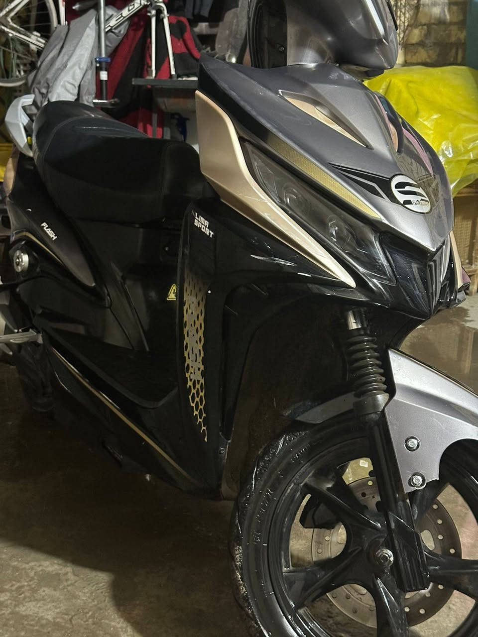 سكنس مستخدم للبيع
كلوب زنون عالي ناصي رماش اشارات دبل اشاره

نضام  R,D,P

سرعه 65 

بطاريات ٦ دبل كرافين 26 امبير  72 فولت

حساس بريك وستاند

Usb شاحن للتلفون 

بريكات دسك دهن حجم التاير ١٢ 

ملف 2000w 

وقفل بمكان الجوزه 

وسويج وبصمه وتشغيل عن بعد ومانع سرقه  عدد 2

شاشه تطلع الاعطال

شاحنته الاصليه

مكاني بغداد

الشراي يخابرني 
***********
