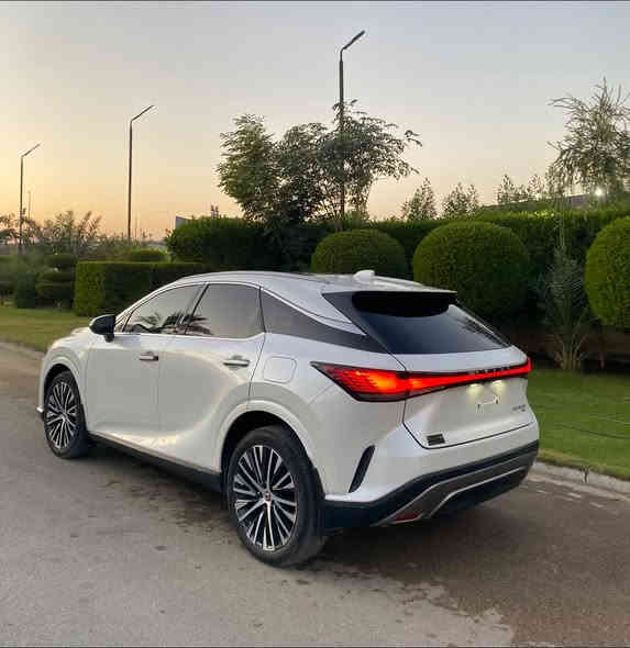 🚗 Lexus RX 350h — موديل 2023
حالة فوق الممتازة / نظيفة جداً / فخامة + اقتصاد

الممشى: (13,000) كم
اللون الخارجي: (ابيض صدفي )
اللون الداخلي: (ابيض)
الدفع: AWD
المواصفات:
 • هايبرد اقتصادي جداً
 • شاشة كبيرة وتطبيقات حديثة
 • كاميرا خلفيه
 • رادار + تنبيه خروج المسار
 • بصمة تشغيل
 • شحن لاسلكي
 • LED كامل
 •     مقاعد مريحة مع تبريد/تدفئة
الضرر : صبغ نصف الجوملغ المامي والباب المامي صبغ ونصف الباب الخلفي

💰 السعر المطلوب: ($38,500)وبيه مجال
📞 للتواصل: 
***********
***********
او زيارة موقع شركة الناجح العالميه بغداد حي الجامعه نفق الشرطه مقابيل مختبر الرازي
