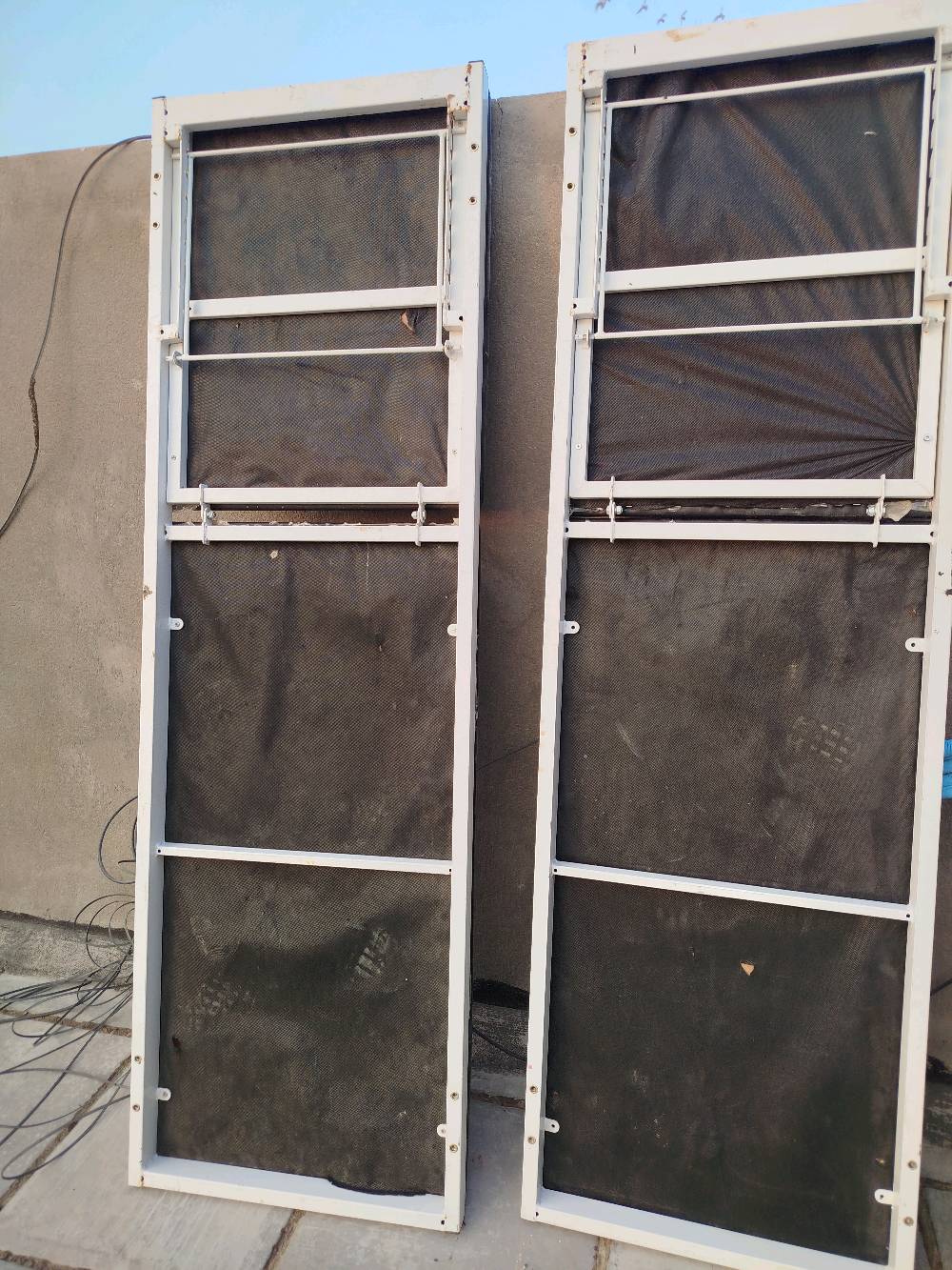 السلام عليكم 
سديات طبيه تجيهز عياده تمريضيه  العدد 2 للبيع 
نضيفات كلش ومرتبات مو لحيم عراقي لحيم قوي 
ناصرية مركز العنوان 