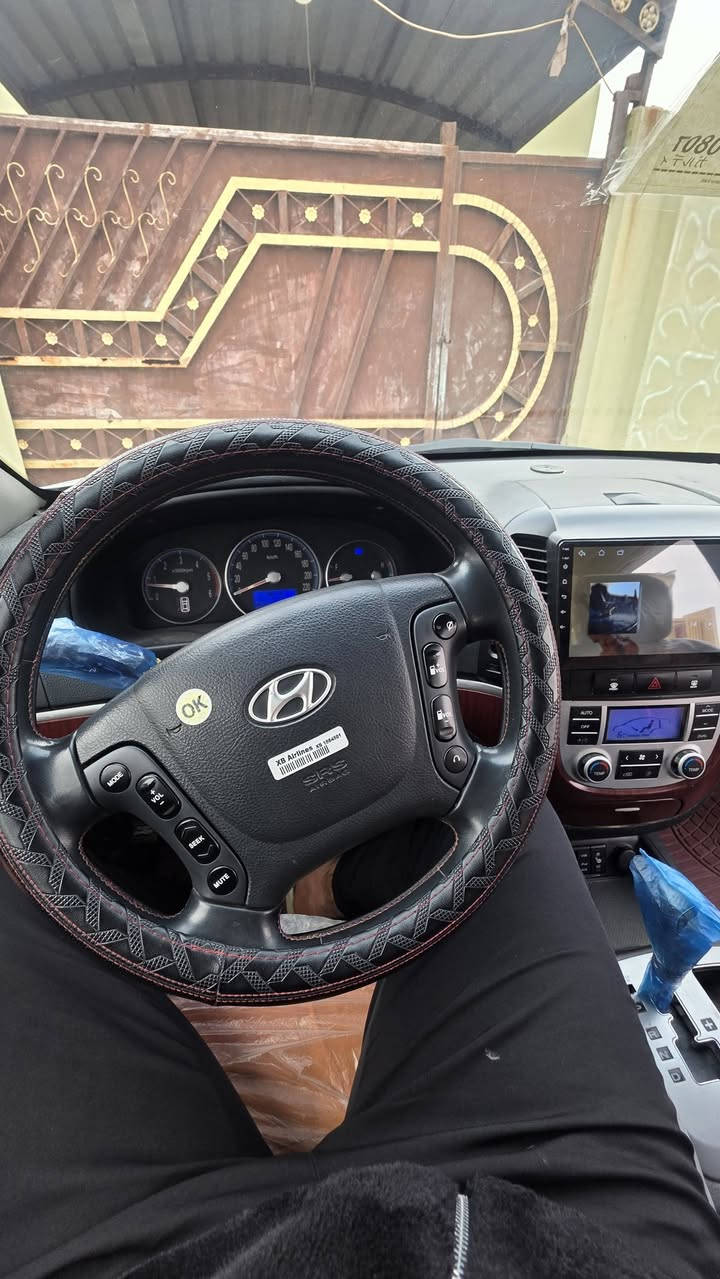 سلام عليكم سنتافي كاز ادوات  موديل 2010 فول سبعه راكب تنته سياره ع اخر حبه جديده سعر 45 وبيه مجال
***********
متوم كامل كصه قماره 
مكاني صلاح الدين الشرقاط
