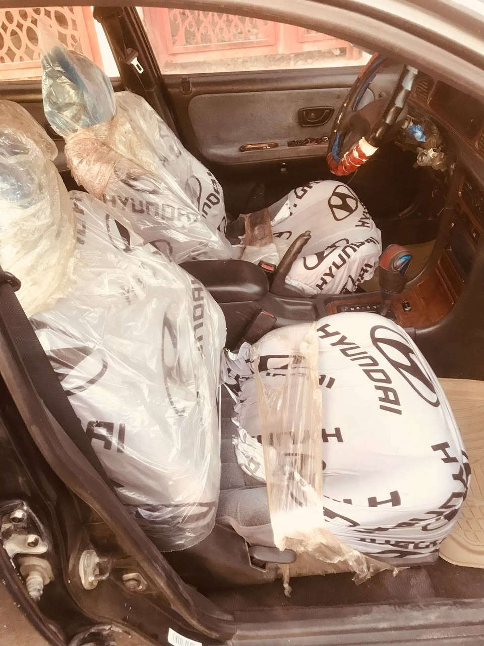 السلام عليكم سوناتا ٢للبيع موديل ١٩٩٥محرك مفتوح كير اوتماتيك كشر بلادي بدون صبغ تبريد شغال محرك وكير جديد رقم بغداد الماني  ***********    ***********
