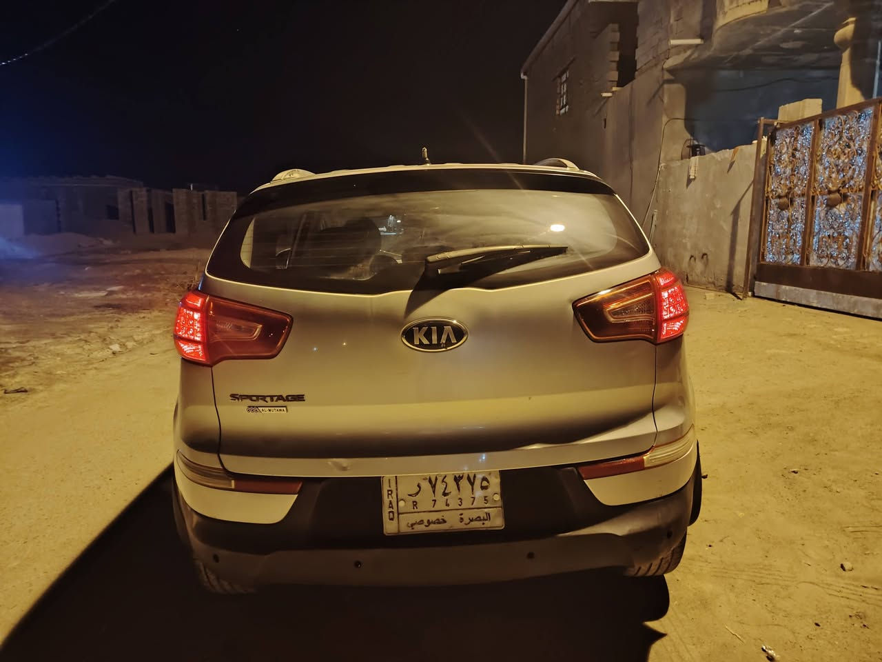 للبيع كيا سبورتج موديل 2013 سياره مكفوله تبديل وصبغ وحادث وجاهزه بمعنه الكلمه كهربائيات تبريد محرك جديد 2400دوش حداديه 100%100طخم تاير جديد اسبير جديد مكاني البصره قظاء الدير الاستفسار ***********
