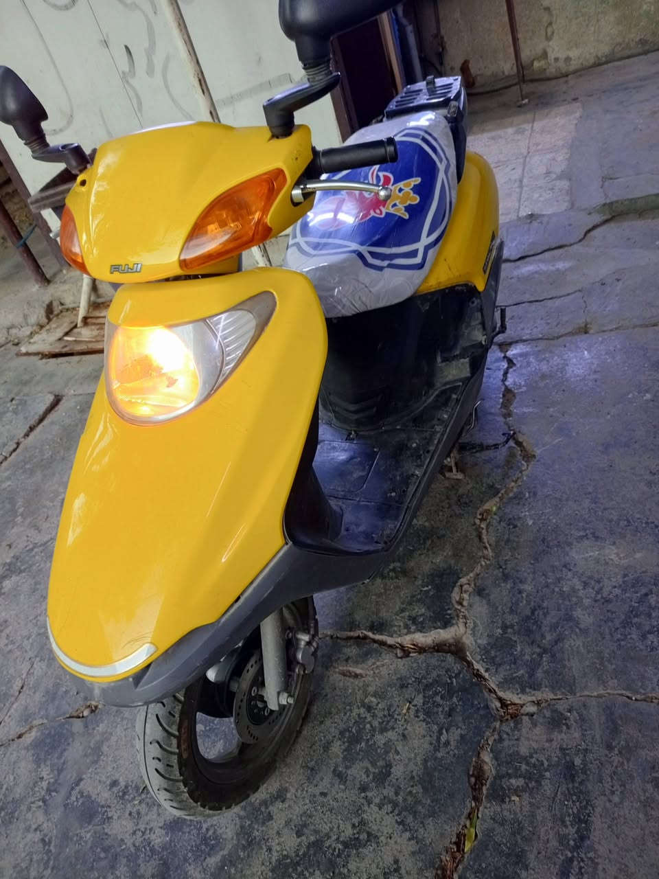 نضيفه كل شي بيها شغال قفل ستيرن قفل جنطه سلف ناعمه خرسه مكاني دوره قفل من الأخير 500 من الأخير ***********
