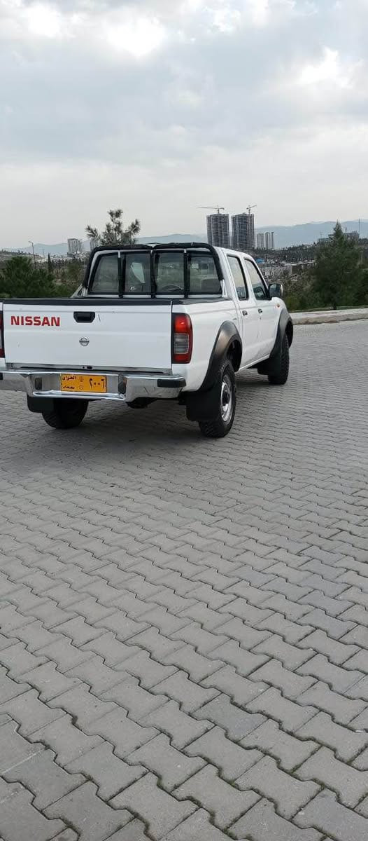 له سليمانيم  ***********
نيسان ده بل اكسل  2006 ناو سور سفر كيلو مه تر تاقانه 60 هه زار رويشتوه هه مو گياني شه ريكه گيرو مه كينه ي نه كراوه ته وه له سه ر ده قي شه ريكه ماوه ته وه علوجه دوبه يه هه موو پليته كاني پيوه يه چوار تايه ي لوك جام كاره با تاقانه ي هه مو ايراق وه سفي ناويت هه لگيراوه له سليمانيم *********** واتساپي له سه ره السليمانية, العراق
