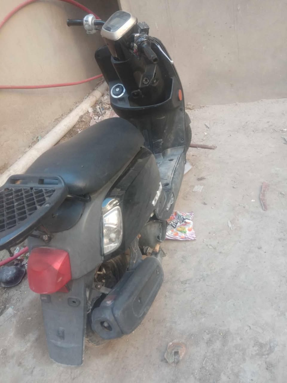 سلام عليكم دراجه بوليس نضيفه فد شاشه عطلانه ومحرك ممفتوح  *********** مكاني ديالى بعقوبه تحرير مقابيل مستشفى الحياه
