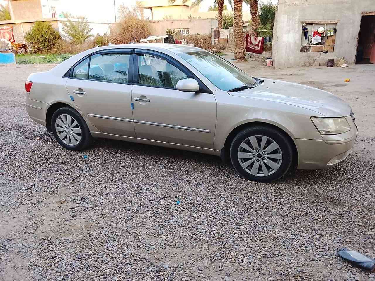 سلام عليكم
سوناتا ٩ امريكي للبيع  ضرر تريشه جهه اليمنه وجاملق 

السونار موجود محرك ٢٤٠٠ السياره متصرف عليهه ربع 

كامله مكمله مال جناي مكاني سبع البور 

السعر ١١٨ وبيه مجال شي قليل***********
***********
