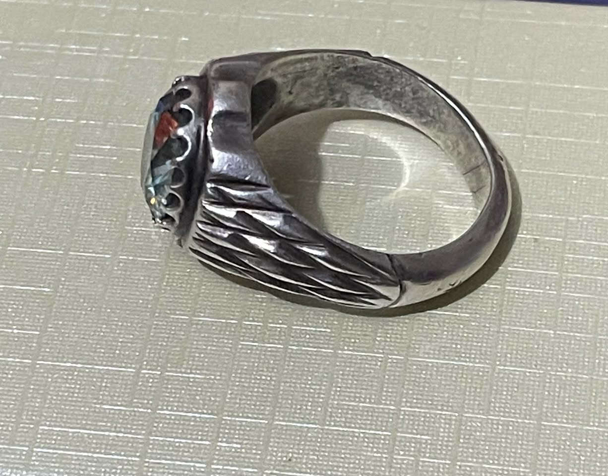 قنبلة موزونايت💣💎
*خاتم فضة عيار 925💎
صياغة موديل بحراني
*متوّج بحجر المزونايت الأصلي 

قطعة من روائع
وزن 25  غرام
وربي يهني صاحب النصيب❤️
سعر ٧٥$


**إذا كنت صاحب هذا الإعلان وتريد حذفه لأي سبب، رجاءا أرسل رسالة إلى الدعم الفني**