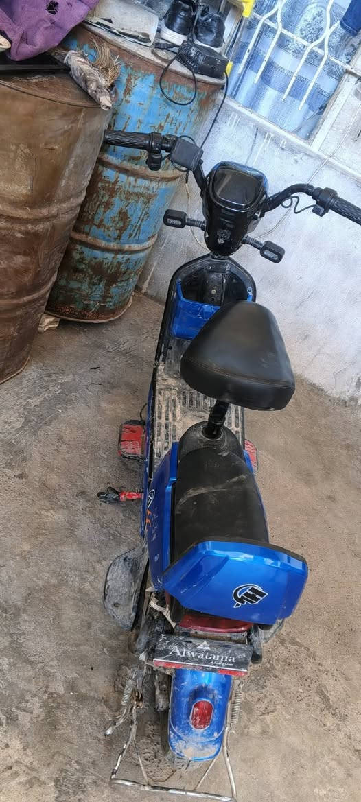 مطور شحن للبيع او مراوس بمطور شحن كلو شقال اشاير هورن لايت شقال  رقم  *********** المكان موصل حي العامل قرب نزلت تل ارمان
