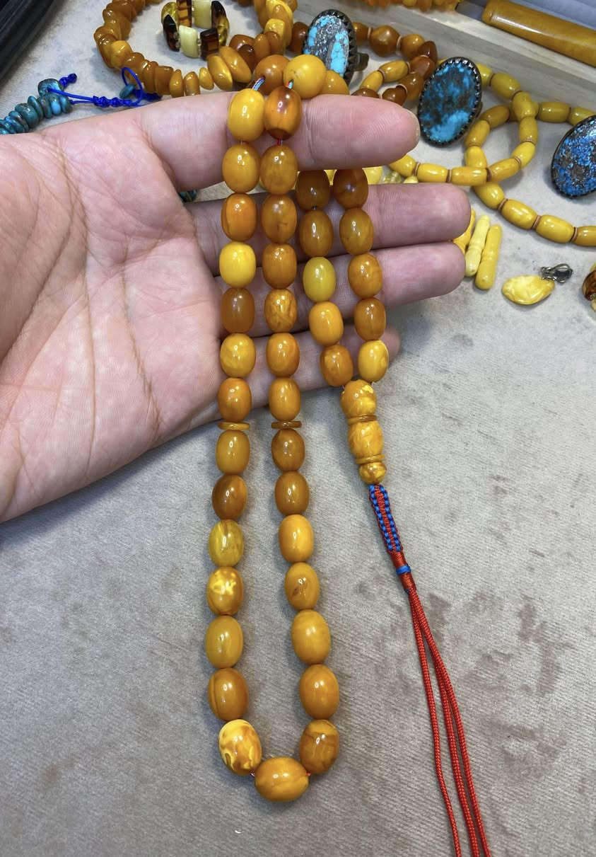 تحفة من الكهرب الألماني الحجري الأنتيك وزن صافي 38,5 غرام عدد الحبات 45 حبة قياس الحبة 10.5-14 ملم مسباح ولاغلطة متوفر توصيل لكافة المحافظات السعر على الخاص رجاءا 💍😍😍💎😍💍💍❤️


**إذا كنت صاحب هذا الإعلان وتريد حذفه لأي سبب، رجاءا أرسل رسالة إلى الدعم الفني**