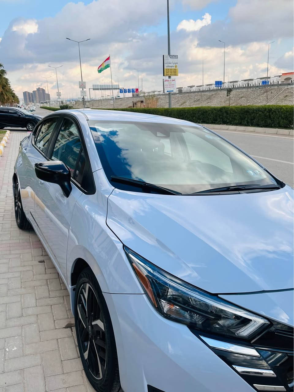 نيسان فيرسا موديل 24 
المواصفات SR اعلى فئة 
تحديد مسار 
رادار   امامي 
 رادار خلفي 
تشغيل عن بعد 
بجم زينون  ناصي عالي 
تدفئة كشنات 
داخل لونين احمر واسود 
بصمة تشغيل 
حادث السيارة دعامية امامية وطارف البنيد 
والجاملغ اليسار بارد قليل 
ايرباك ستيرن 
السيارة ماشية 40 مايل 
سنوية وهزة جديدة لغاية 2030 

السعر 140 وبيها مجال بسيط 

مكان السيارة اربيل / ملاحظه صور الشاصي ضمن المنشور 

للاستفسار *********** أربيل, العراق
