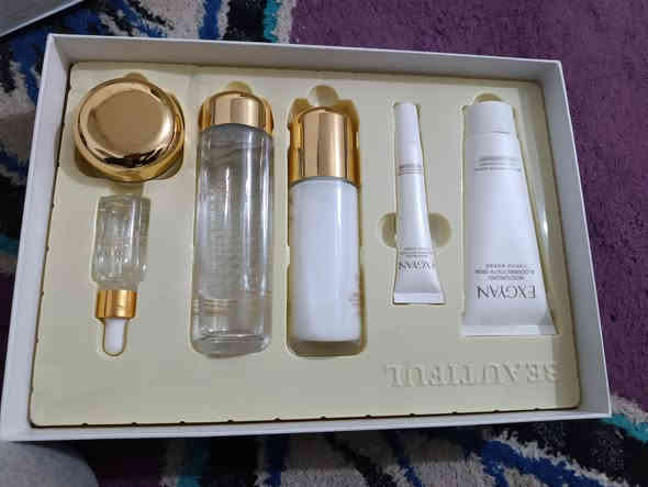 السلام عليكم من رخصة الادمن المحترم مجموعة منتجات عناية بالبشرة  للكلف والنمش وتبييض البشرة ومعالجة للتجاعيد ونظارة البشرة كوري اصلي واكسباير لحد سنة 2027 للتواصل على الخاص اوعلى الرقم ***********
