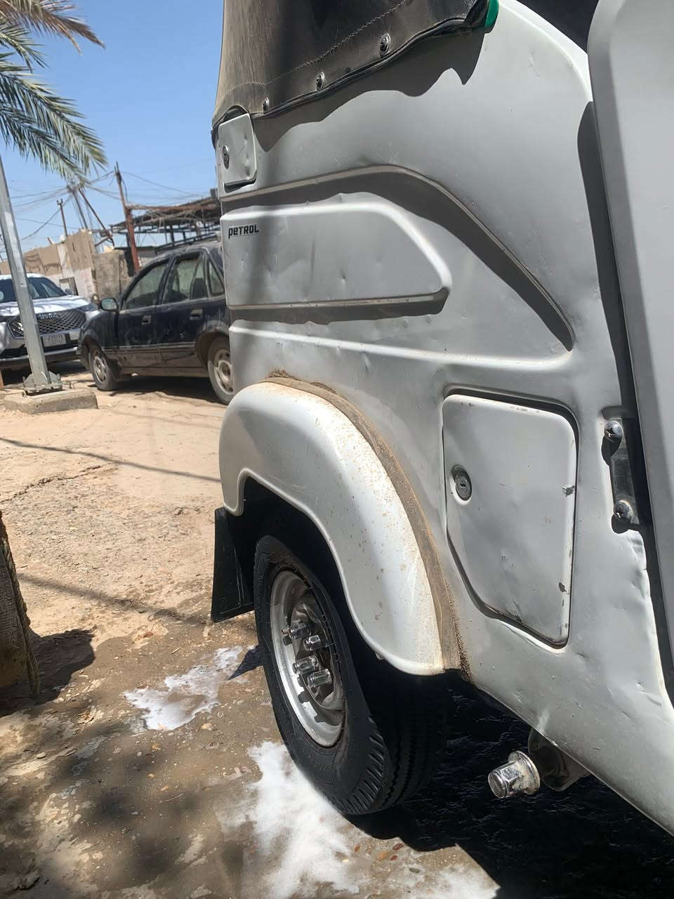 تكتك موديل 21 نضيفه خير من لله مكينه ناعمه ماكو لا ونه ولا غير شي بس بيه طخه بل غد بصيطه  وغير شي تجي وشوف بعينك السعر 7800  مكاني الدوره ***********
