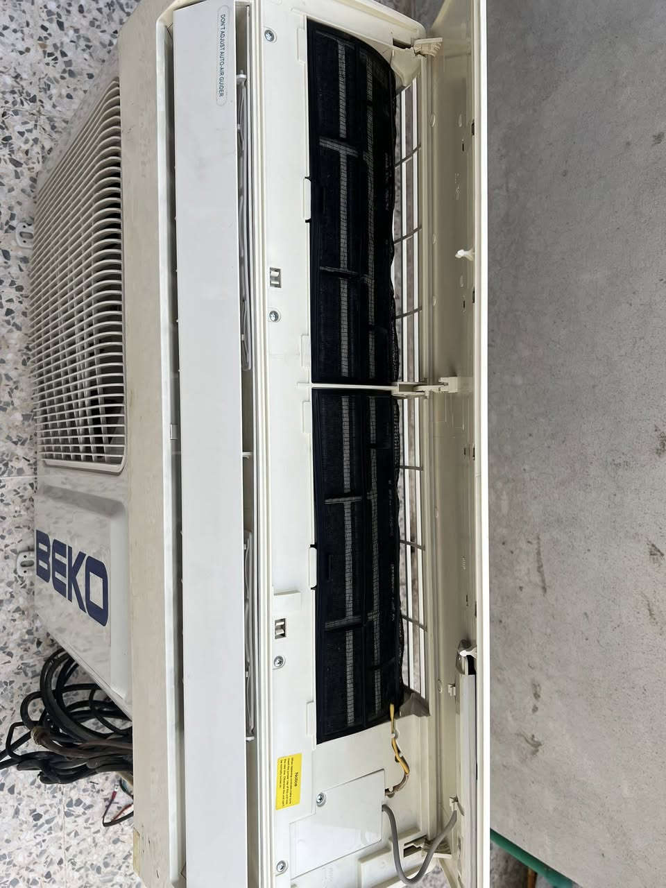 السلام عليكم  مكلف بالنشرسبلت عدد٢ بايو فأملي  وبيكو سعر الواحد١٢٥. ألف شغال بس بدون غاز لعدم معرفة غلق الغاز بس السبلت بدون شرط مكاني موصل حي التاميم***********و***********
