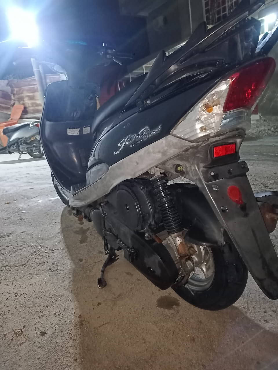 سلام عليكم دراجه ماكس قجمه للبيع دراجه نضيفه كلش ما نقصه شي كلشي شغال بس السلف قبل يومين وكف ما عرف من الباتري مدري هوه وكف تجي وتفحص دراجه كلها ختم واحد السعر 625وبيه مجال قليل والي مو شراي رحمه الله والديه لا يتعبني مكاني قضاء المدينة الرقم ***********
