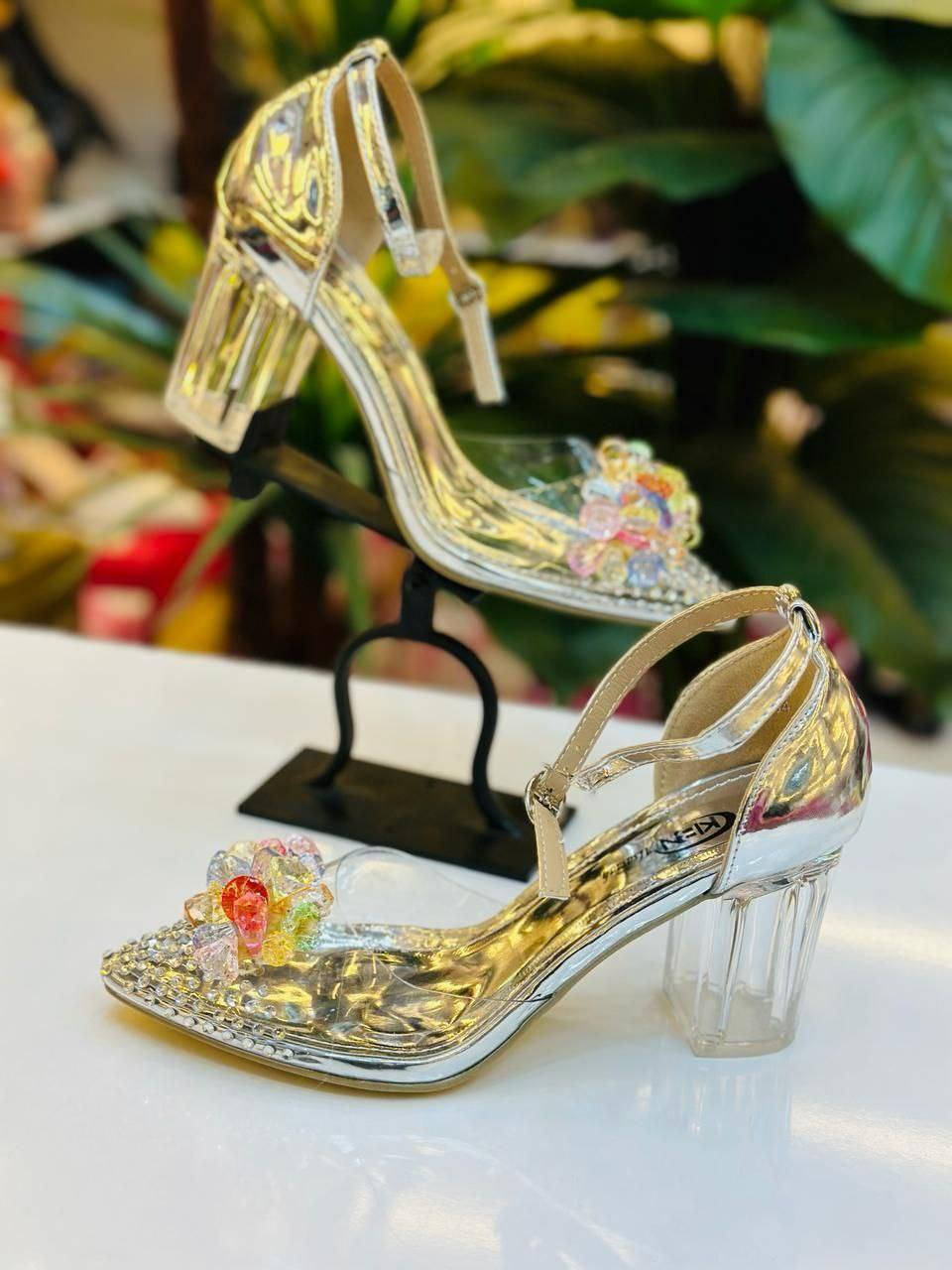 كعب شفاف❤️‍🩹

الارتفاع 7️⃣ سم

السعر 20  الف فقط 

مقاسات 37-38-39-40-41


**إذا كنت صاحب هذا الإعلان وتريد حذفه لأي سبب، رجاءا أرسل رسالة إلى الدعم الفني**