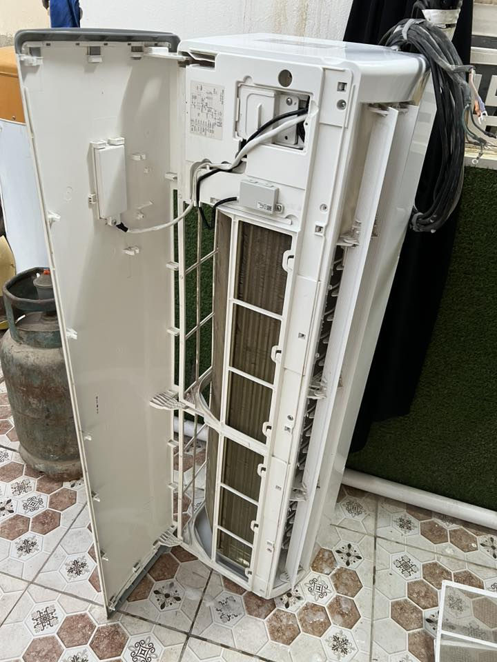 سلام عليكم  ( *********** )

سبلت 2 طن شركه TCL كلش جديد ع الفحص سعر 320 الف
مكان ديوانيه حي الامين
