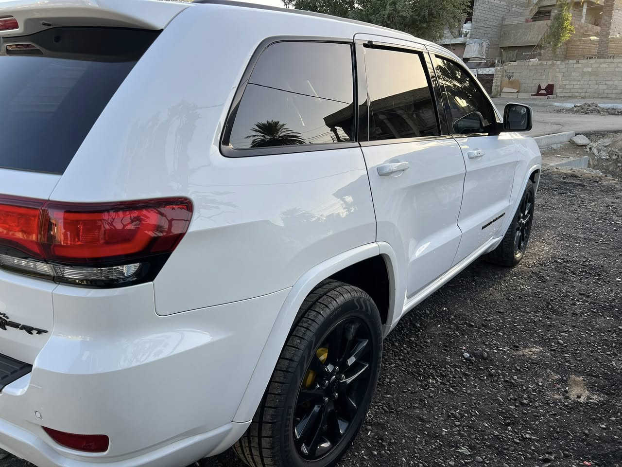 ياالله جيب لاريدو موديل 18لبيع مستعجل والله عنوان بغداد***********
