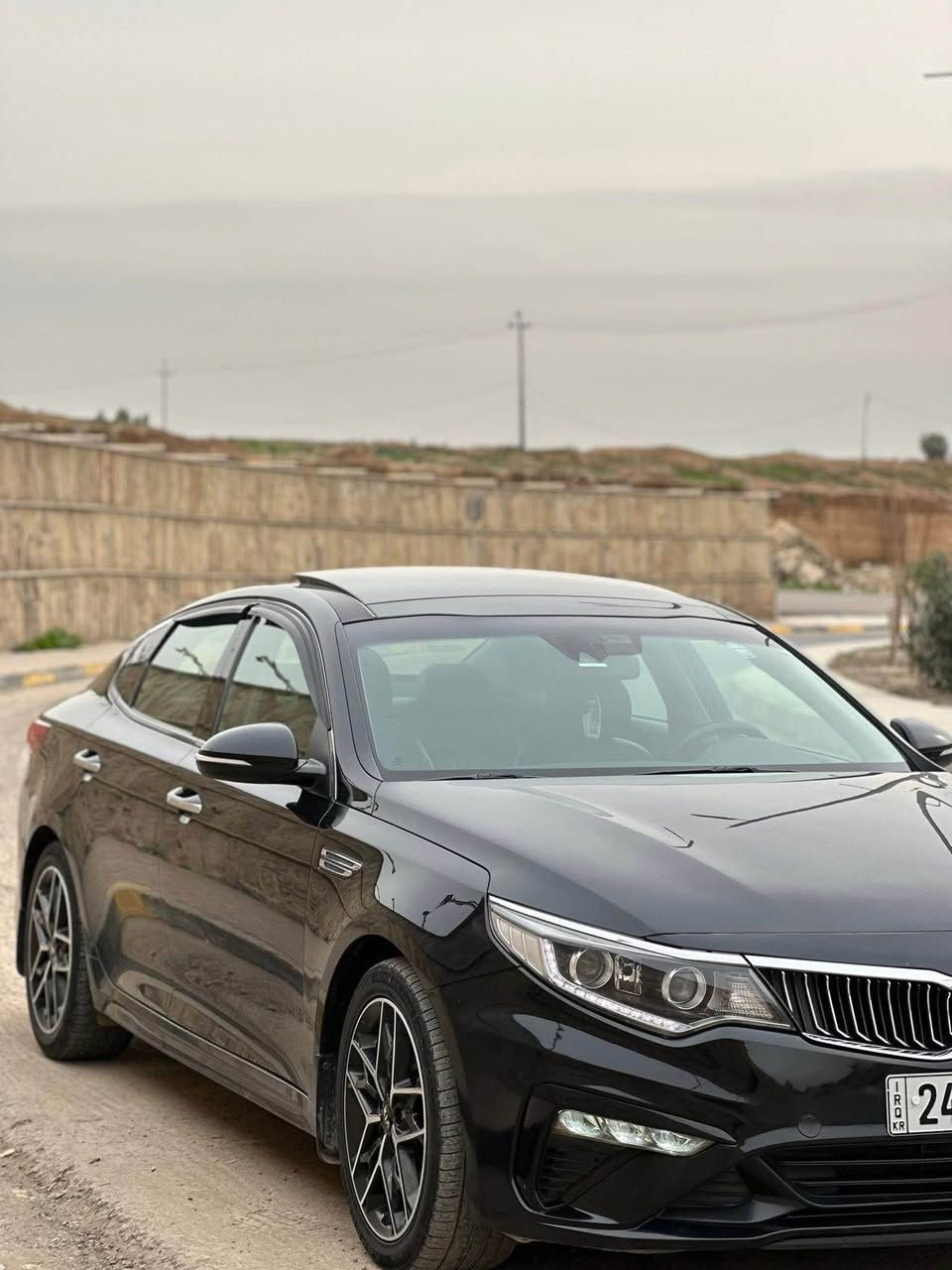 السلام عليكم

كيا اوبتيما وارد أمريكي

موديل ٢٠ 

هزه جديد 

سنويه جديد

شرط التحويل 

ماشيه ١١٠ الف ميل 

رقم دهوك 

.

الضرر

نص جاملخ صبغ ونص بوند صبغ 

شرط بدون دواخل بدون ايرباك بدون شاصي

شرط الفحص 

.

المواصفات 

بانوراما 

لايتات ليد 

بلاجتكور

كشنات جلد 

شاشه كبيره 

تدفئه كشنات 

رادار امامي 

حساس جانبي 

حساس خلفي 

اشاير بل مري 

تحديد مسار 

كروز سرعه 

وبقية المواصفات المعروفه 

.

الموقع الموصل حي الحدباء
السعر 155 وبيه مجال بسيط
*********** Singapore
