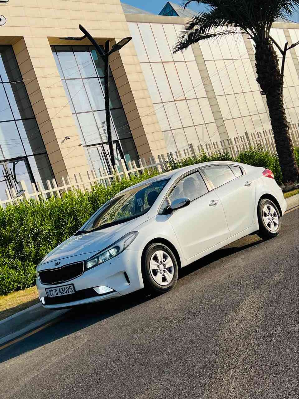 ماشالله
سلام عليكم 
للبيع كيا سيراتو موديل 2017 خليجي
سيارة جديدة وبل خير على الي ياخذها 
سيارة مال بيت وانضف سيراتو بموديلها 
ترايك زيرو ،
الموصفات نص فول
 
اشاير بل مري

فول حساسات _

نص تحكم ستيرن_

شاشة + كامرة _

داخل لونين مرغوب _

منضومه زنون _

محرك 1600 كفالة_

كير 6 نمر كفالة _

تبريد ثلج _

السيارة ربع متصرف عليها شرط حته كتلوكات الشركة وياها 
رقم اربيل الدولي كلشي جديد 
السيارة بيها فقط باب صبغ اثر شخط فقط: 

السيارة جديدة وبالخير عالياخذها 
السعر 129$ وبي مجال 
مكاني بغداد الكرخ 

***********
0️⃣7️⃣8️⃣7️⃣4️⃣2️⃣9️⃣3️⃣6️⃣9️⃣5️⃣ بغداد, العراق
