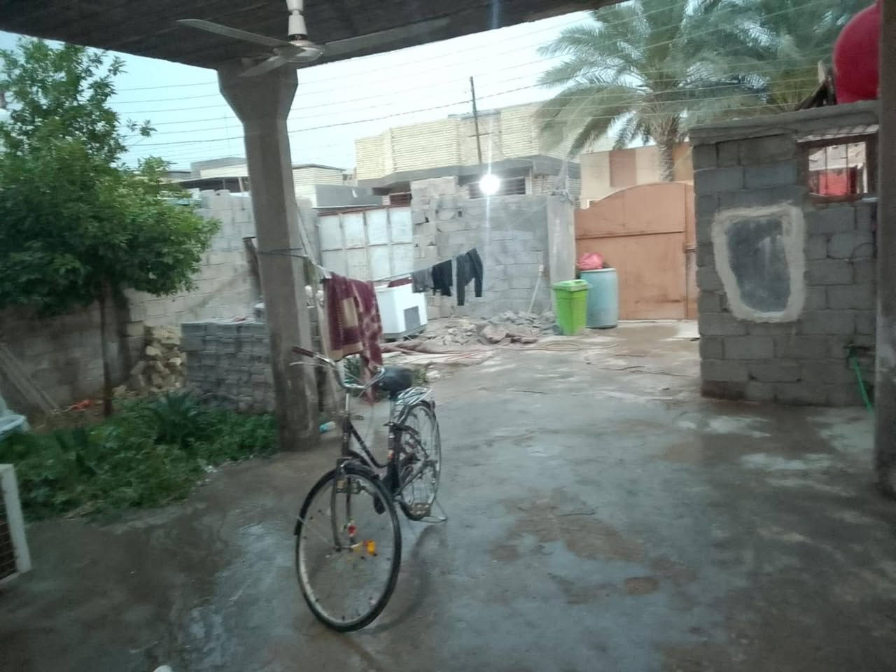 السلام عليكم 
للبيع بيت 250متر طابو صرف قريب على شارع العام كافة الخدمات التبليط لحد باب البيت المكان بالعلگاية. السعر ٨٠ وغير قابل للتفاوض للإستفسار اكثر المراسلة خاص او *********** بي واتساب
