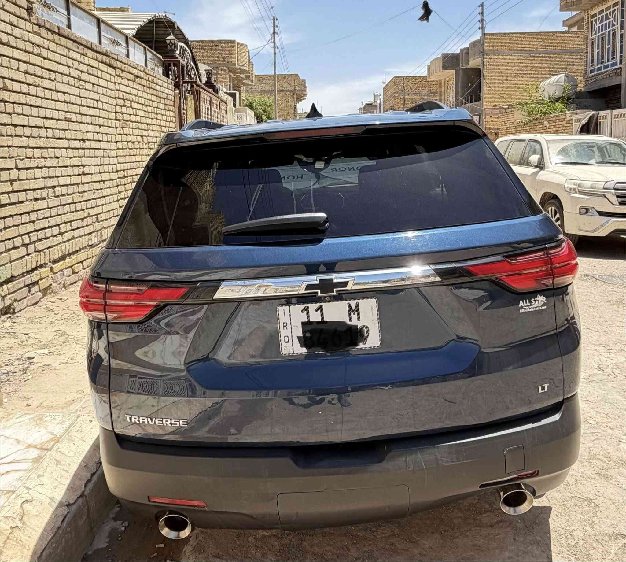 سلام عليكم
شوفرليت ترافلس 23 
نوع LT
خمس بصمات 
كراسي اماميه كهرباء
كاميرا خلفيه 360
سبعه راكب كشنات مخمل 
محرك 6 سلندر 3600 
اشارات بالمرايه
حساسات بالمرايات 
ماشيه 37 الف
تدفئه تبريد كشنات وستيرن
وبيها بعد مواصفات هواي
بأسمي رقم بغداد تحويل ثاني يوم وصور حادثها بسيط سياره ما شاء الله 
ما تحتاج شي 
السعر255 وبيها مجال قليل الي يحب يتصل او يراسل وتساب على رقمي ***********
 ويدلل
