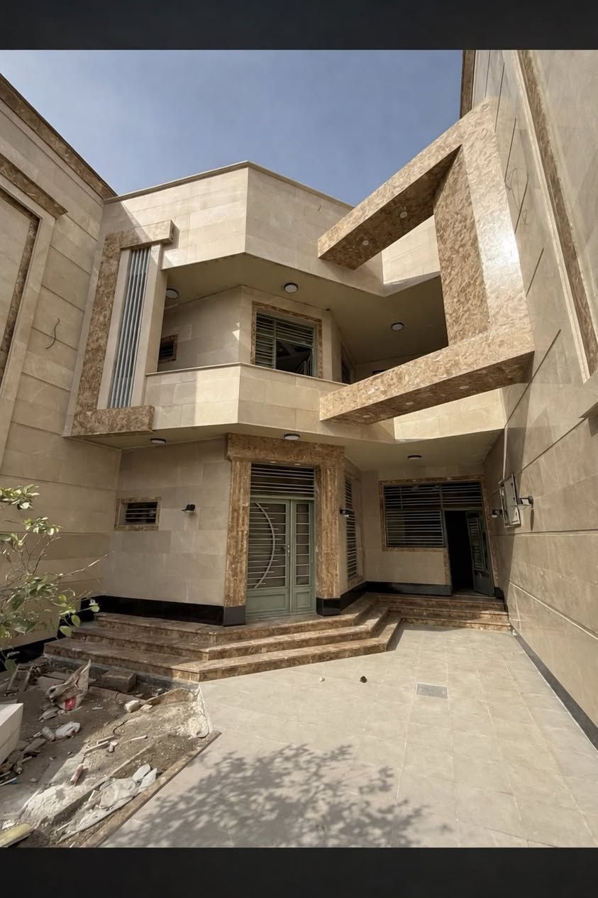 🏡دار حديث للبيع
🔺 المساحة :٢٤٦م (سند مستقل)

🔻الواجهة:٨،٢٠م. النزال:٣٠ 

🔹يحتوي:

 الطابق الارضي:     

♦️حديقة + كراج + مدخلين 

♦️استقبال

♦️صالة 

♦️مطبخ (حار + بارد)

♦️خدمات صحية 

♦️غرفة نوم كبيرة

♦️منور عدد ٢

 

♦️الطابق الاول:  

♦️٣ غرف نوم كبيرة 

♦️صالة 

♦️خدمات صحية 

📌موقع الدار/ حي البنوك شارع الفتلاوي

🔶شارع 15+ رصيف ٤م

_____________________________________________

للاستفسار مراسلة الصفحة على الخاص 

او الاتصال على الارقام التالية:

*********** 

📞متوفر واتساب

او مراجعة مكتب الهدف للعقار

📍 عنوان المكتب: حي البنوك باتجاه الجسر قرب مكوى ريحانه
