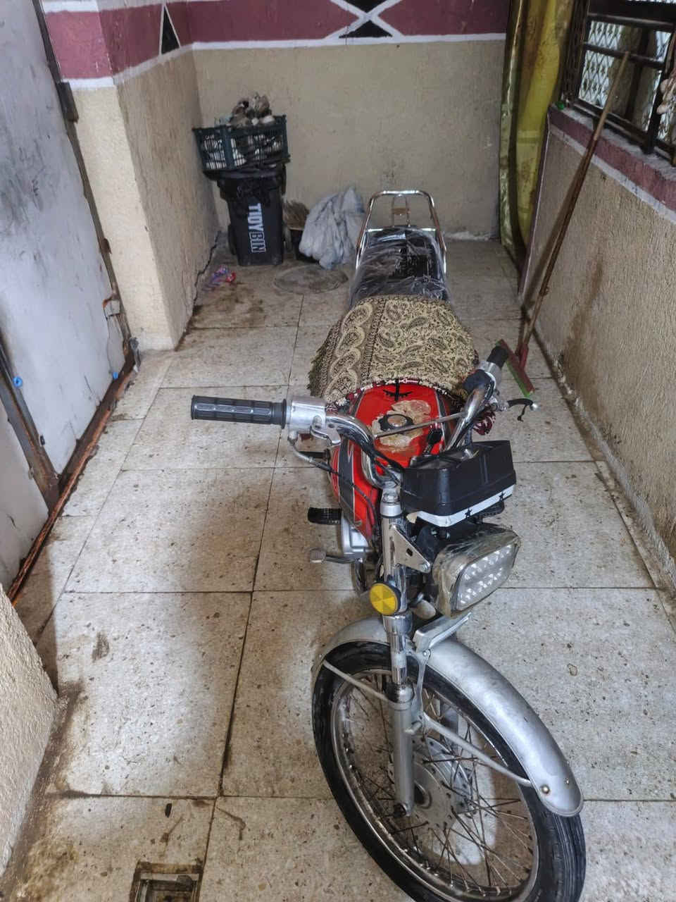 اربعه كير اوراق  تايكر موديل 21 نضيفه
تجي البيت تشوف بعينك 
السعر 400 وبيه مجال


**إذا كنت صاحب هذا الإعلان وتريد حذفه لأي سبب، رجاءا أرسل رسالة إلى الدعم الفني**
