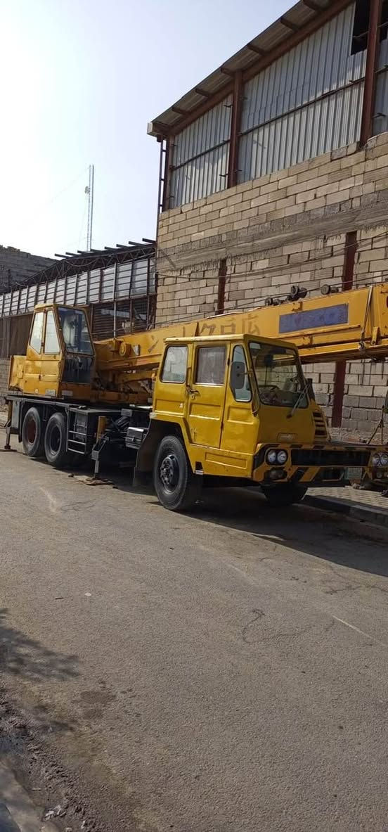 كرين عشرين طن تلاثه  سلايت مكلف بنشر هذه صاحب الكرين رقمه ***********
