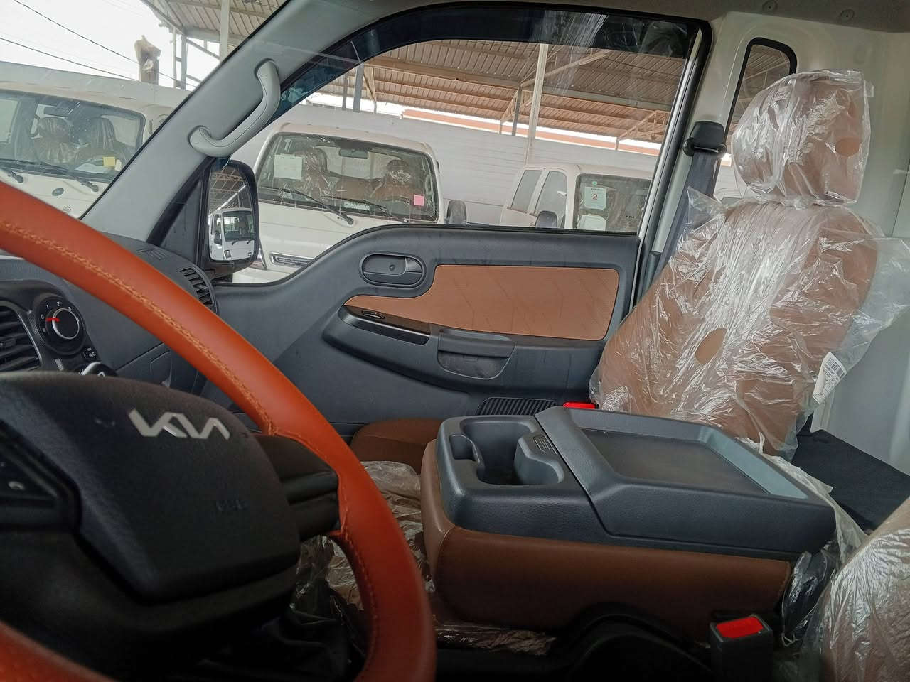 السلام عليكم كيا ٢٠٢٦ للبيع كفالة عامة زيروو ماشية فقط 5000
المواصفات 
1_ فول سستم 
2_ دعامية خلفية 
3_ تانكي محور ابو 100لتر 
4_درع امامي 
5_ لايت زنون عالي + ناصي 
6_ مطشتة 
7_ شاشة 
8_ كامرة خلفية 
9_حساسات 
10_ ضمان 2 سنة 
وباقي المواصفات الي معروفه بالكية 
مرقم بابل  انگليزي سنوية باسمي شخصياً تحويل ثاني يوم تريد وكاالة عادي  السعر 175  بابل الحمزه الغربي الاستفسار ***********
